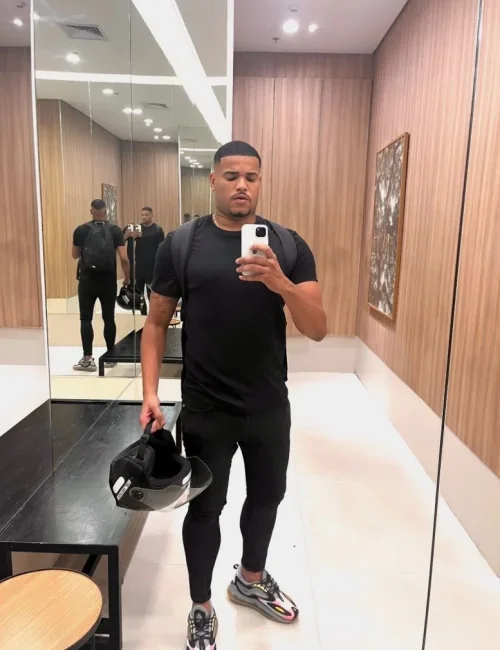 James photo 8, european, average, black hair, 185 cm, 83 kg, Hong Kong