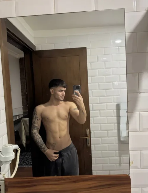 Aleo photo 4, asian, athletic, black hair, 175 cm, 63 kg, Hong Kong