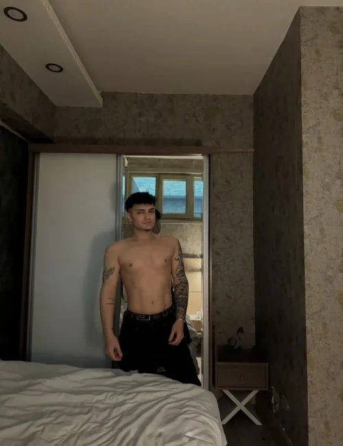 Aleo photo 5, asian, athletic, black hair, 175 cm, 63 kg, Hong Kong