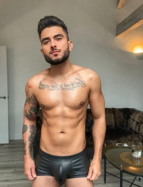 Yan photo 13, european, average, black hair, 180 cm, 77 kg, Hong Kong