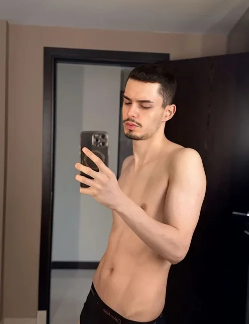 Tarik photo 10, european, athletic, brunette, 185 cm, 70 kg, Hong Kong
