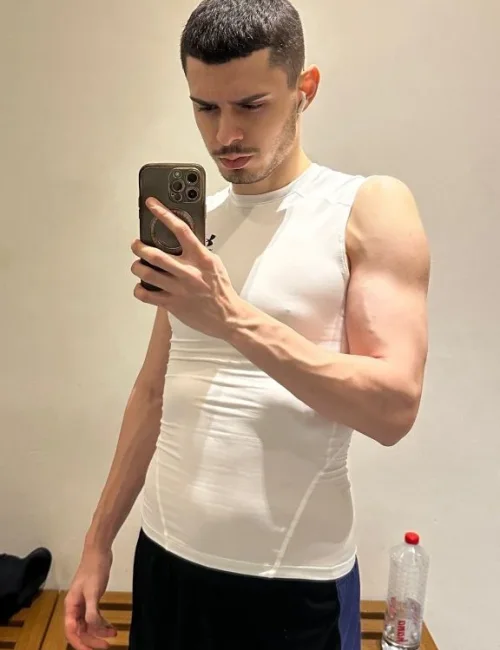 Tarik photo 2, european, athletic, brunette, 185 cm, 70 kg, Hong Kong