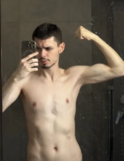 Tarik photo 4, european, athletic, brunette, 185 cm, 70 kg, Hong Kong