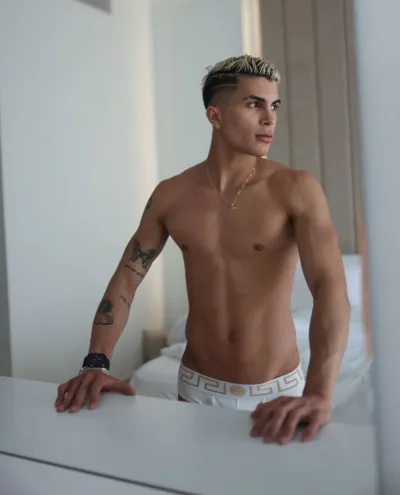 Felipe photo 1, asian, athletic, blonde hair, 175 cm, 65 kg, Hong Kong