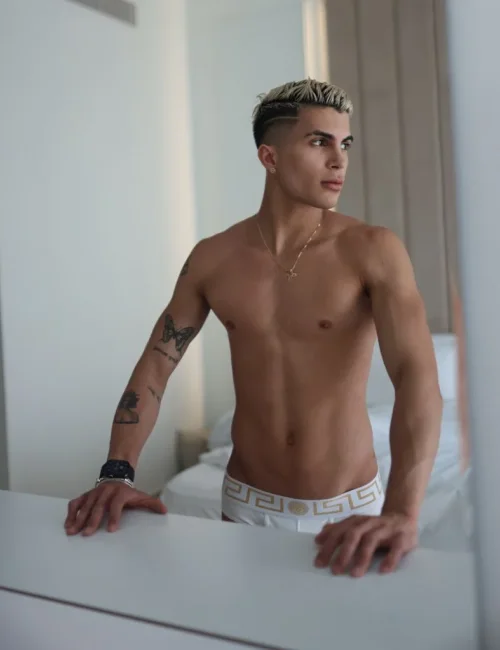 Felipe photo 1, asian, athletic, blonde hair, 175 cm, 65 kg, Hong Kong