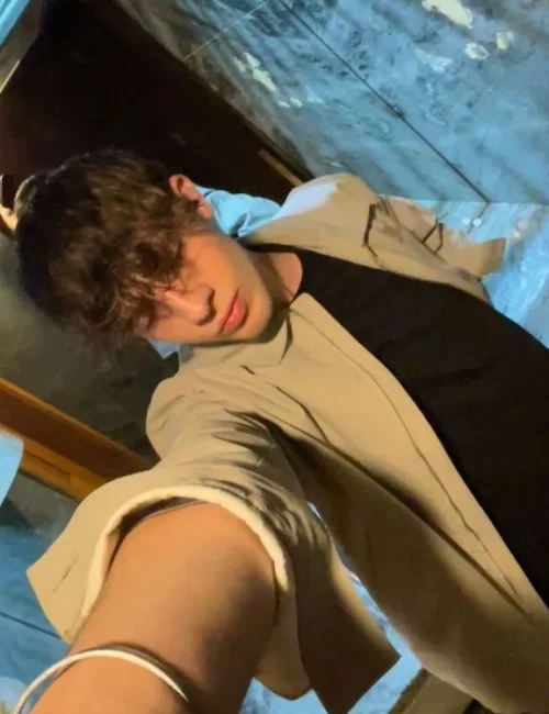 Noel photo 11, european, athletic, brunette, 183 cm, 63 kg, Hong Kong