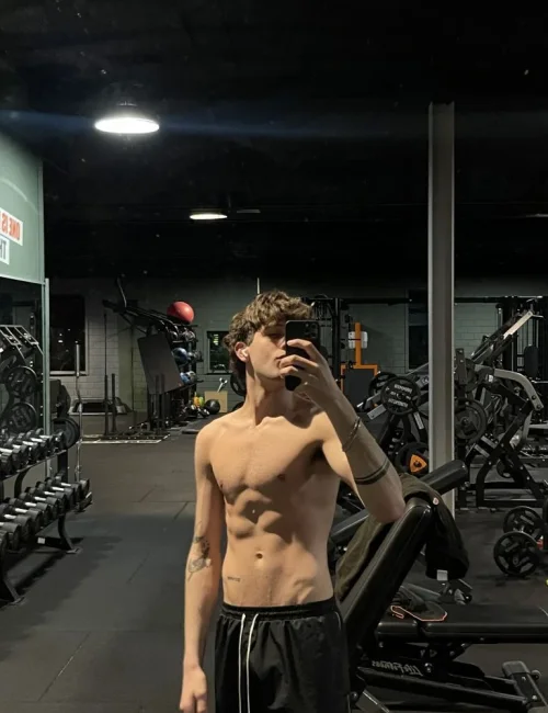 Noel photo 14, european, athletic, brunette, 183 cm, 63 kg, Hong Kong