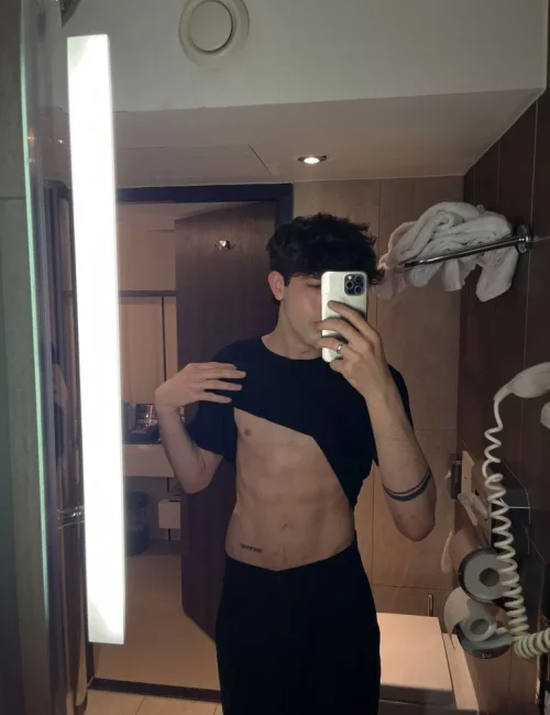 Noel photo 16, european, athletic, brunette, 183 cm, 63 kg, Hong Kong