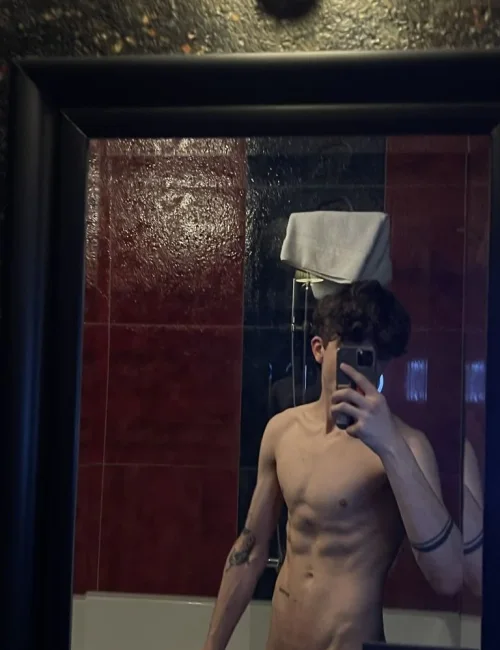 Noel photo 18, european, athletic, brunette, 183 cm, 63 kg, Hong Kong