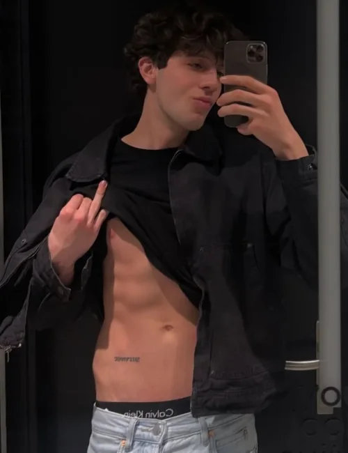 Noel photo 20, european, athletic, brunette, 183 cm, 63 kg, Hong Kong