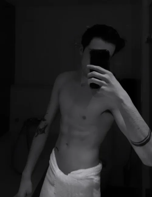 Noel photo 24, european, athletic, brunette, 183 cm, 63 kg, Hong Kong