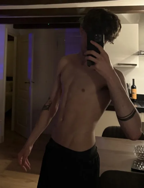 Noel photo 29, european, athletic, brunette, 183 cm, 63 kg, Hong Kong