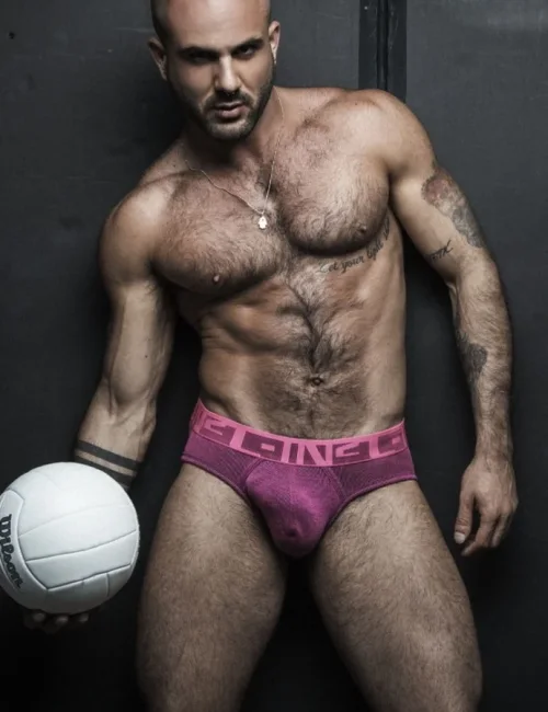 Yarin photo 36, european, average, blonde hair, 180 cm, 79 kg, Hong Kong