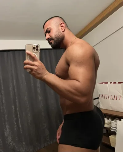 Vulcan photo 1, asian, curvy, black hair, 180 cm, 81 kg, Hong Kong