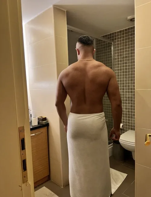 Vulcan photo 3, asian, curvy, black hair, 180 cm, 81 kg, Hong Kong