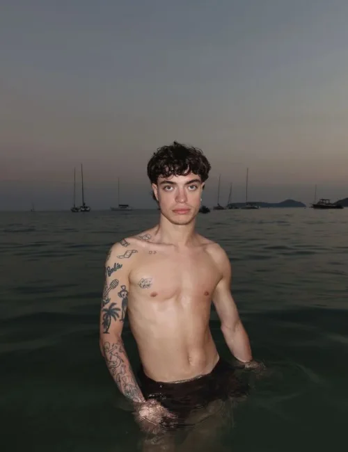 Evgen photo 3, european, athletic, brunette, 183 cm, 70 kg, Hong Kong