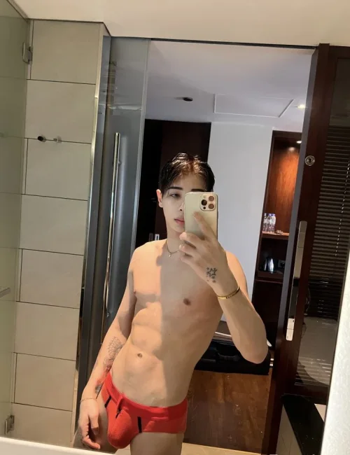 Yuri Lee photo 8, european, athletic, brunette, 175 cm, 58 kg, Hong Kong
