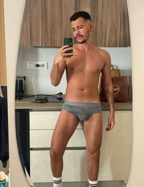 Victor photo 1, asian, average, black hair, 178 cm, 74 kg, Hong Kong