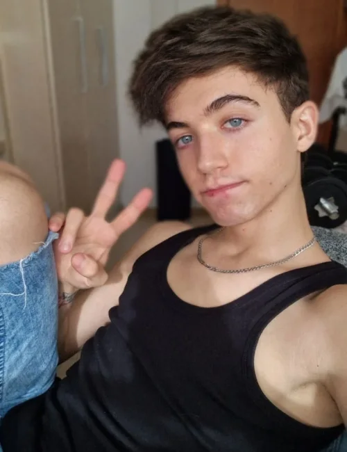 Finn photo 12, european, athletic, brunette, 183 cm, 63 kg, Hong Kong