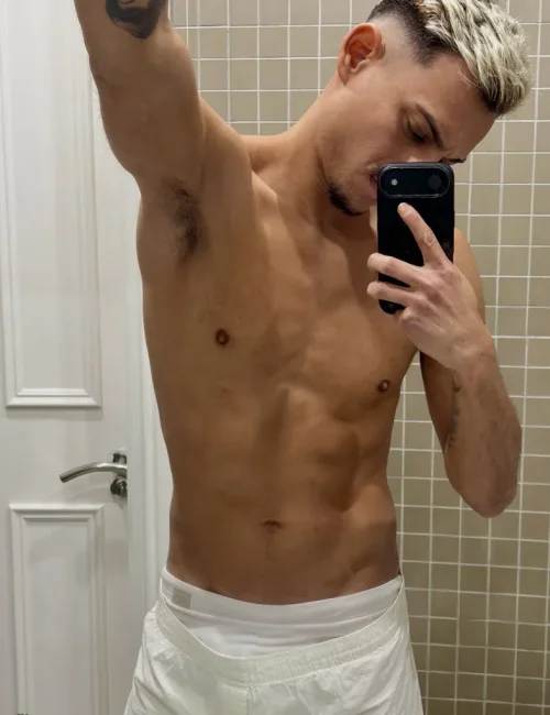 Arnaldo photo 3, asian, athletic, blonde hair, 173 cm, 63 kg, Hong Kong