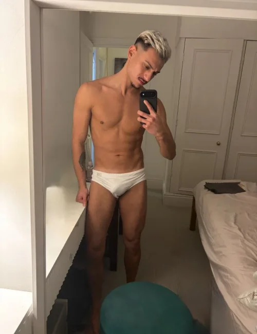 Arnaldo photo 5, asian, athletic, blonde hair, 173 cm, 63 kg, Hong Kong