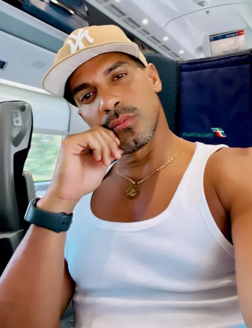 Tony photo 13, european, curvy, black hair, 178 cm, 83 kg, Hong Kong