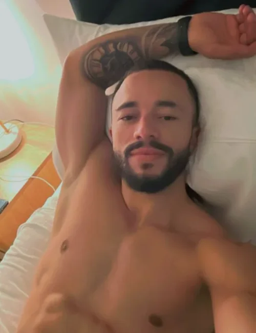 Wallace photo 6, asian, average, black hair, 178 cm, 72 kg, Hong Kong