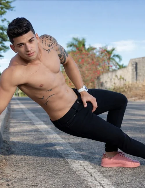 Zac photo 1, ebony, curvy, black hair, 178 cm, 83 kg, Hong Kong