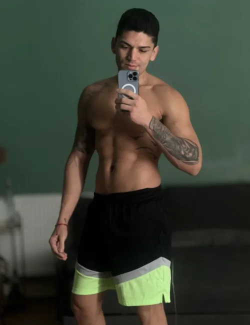 Zac photo 11, ebony, curvy, black hair, 178 cm, 83 kg, Hong Kong