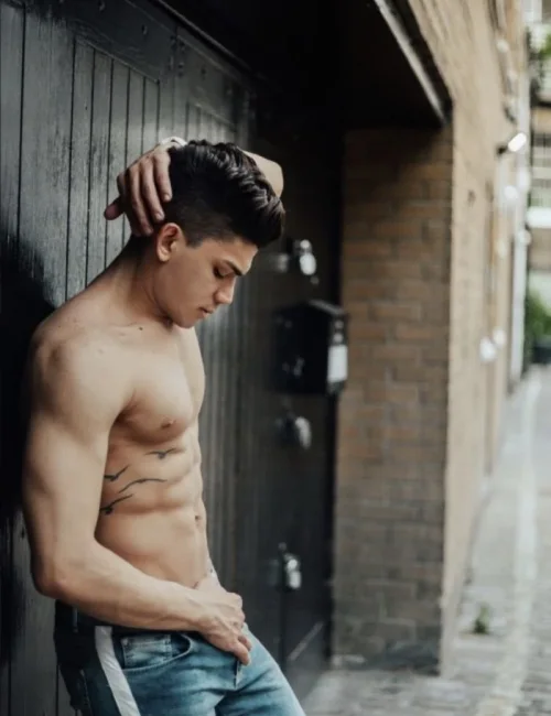 Zac photo 12, ebony, curvy, black hair, 178 cm, 83 kg, Hong Kong