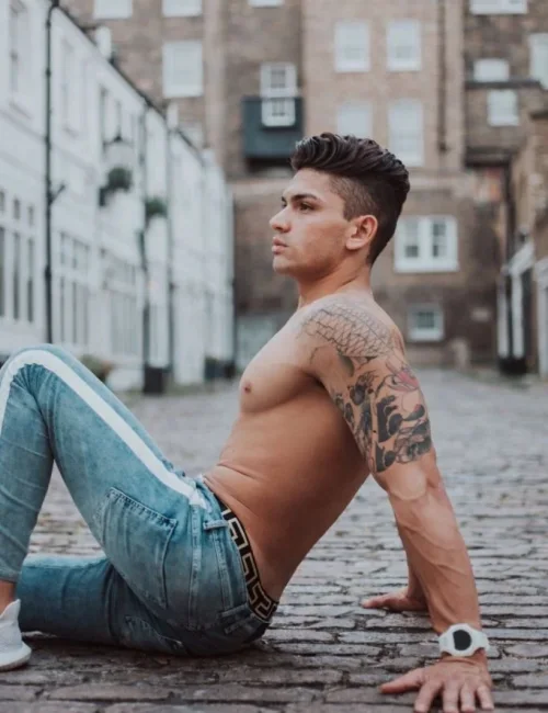 Zac photo 13, ebony, curvy, black hair, 178 cm, 83 kg, Hong Kong