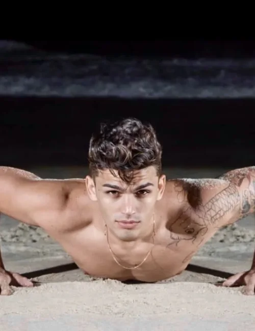 Zac photo 16, ebony, curvy, black hair, 178 cm, 83 kg, Hong Kong