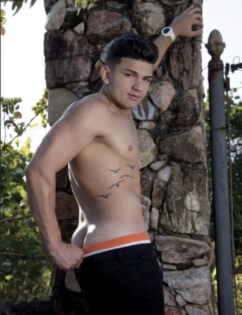 Zac photo 18, ebony, curvy, black hair, 178 cm, 83 kg, Hong Kong