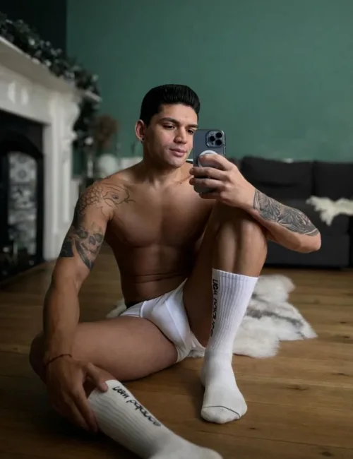 Zac photo 2, ebony, curvy, black hair, 178 cm, 83 kg, Hong Kong