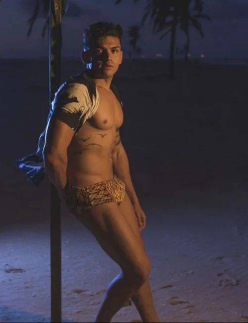 Zac photo 21, ebony, curvy, black hair, 178 cm, 83 kg, Hong Kong