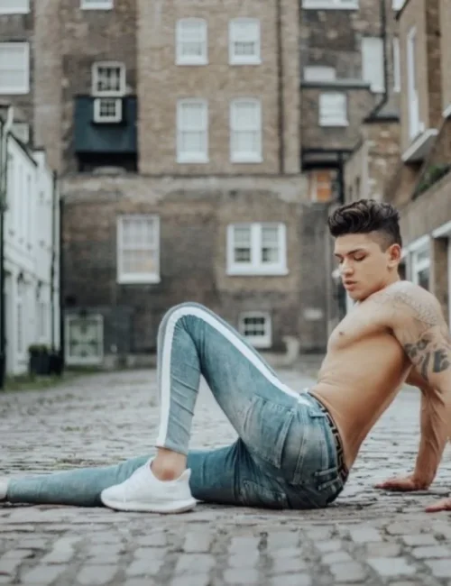 Zac photo 26, ebony, curvy, black hair, 178 cm, 83 kg, Hong Kong