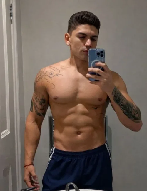 Zac photo 3, ebony, curvy, black hair, 178 cm, 83 kg, Hong Kong