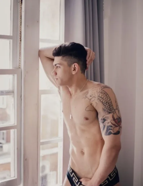 Zac photo 30, ebony, curvy, black hair, 178 cm, 83 kg, Hong Kong