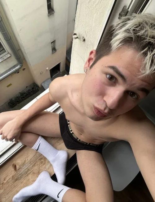 Avan Lee photo 13, european, athletic, blonde hair, 175 cm, 58 kg, Hong Kong