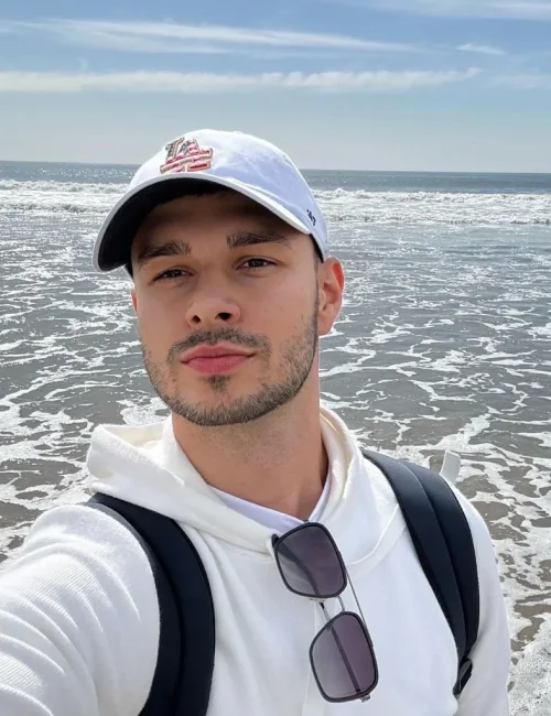 Golden photo 4, european, average, brunette, 185 cm, 77 kg, Hong Kong