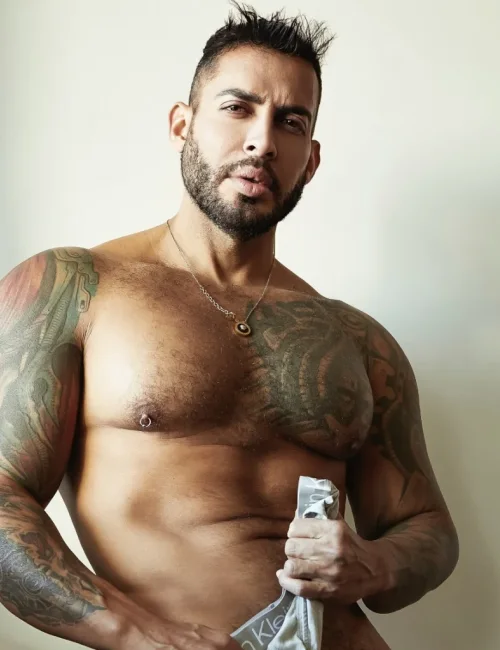 Viktor photo 12, asian, average, brunette, 180 cm, 79 kg, Hong Kong