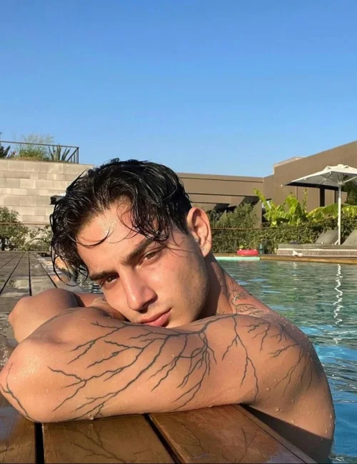 Cem photo 5, asian, average, brunette, 175 cm, 70 kg, Hong Kong