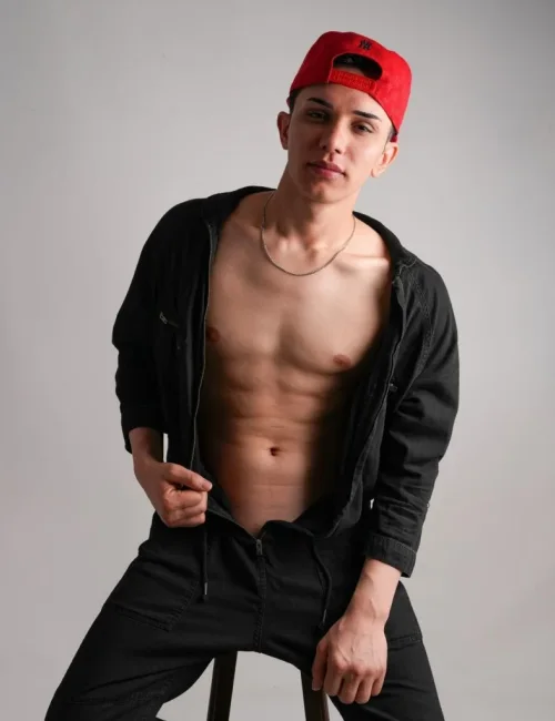 Wilder photo 2, asian, athletic, black hair, 178 cm, 63 kg, Hong Kong