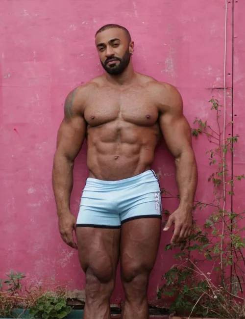 Charles photo 12, european, busty, brunette, 178 cm, 105 kg, Hong Kong