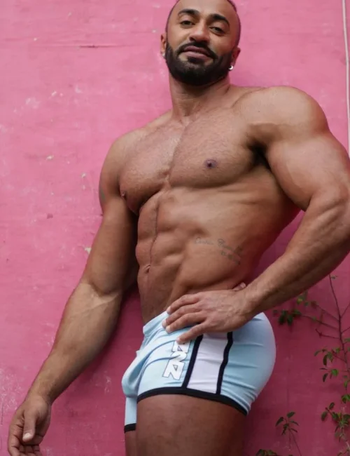 Charles photo 17, european, busty, brunette, 178 cm, 105 kg, Hong Kong