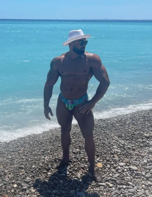 Charles photo 27, european, busty, brunette, 178 cm, 105 kg, Hong Kong