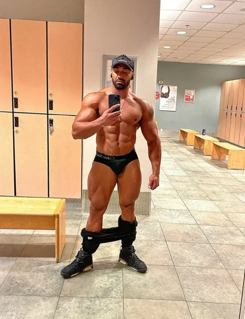 Charles photo 29, european, busty, brunette, 178 cm, 105 kg, Hong Kong