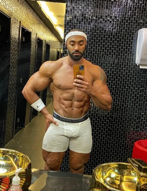 Charles photo 31, european, busty, brunette, 178 cm, 105 kg, Hong Kong
