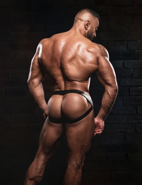Charles photo 49, european, busty, brunette, 178 cm, 105 kg, Hong Kong