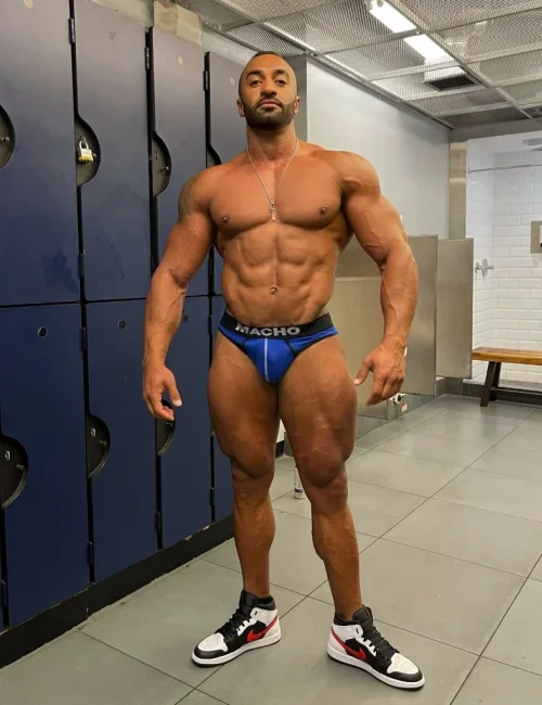 Charles photo 5, european, busty, brunette, 178 cm, 105 kg, Hong Kong